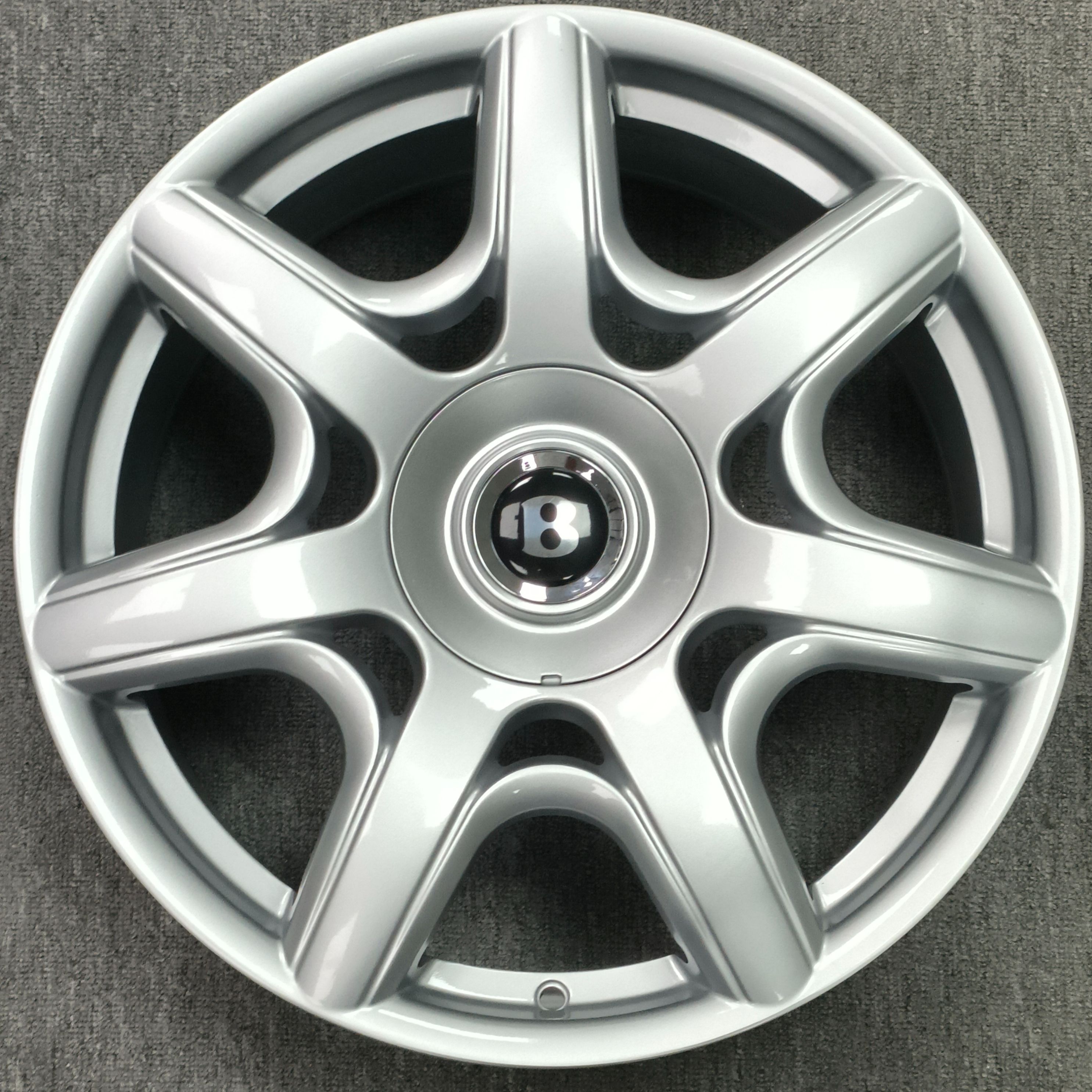 F8636 alloy wheel